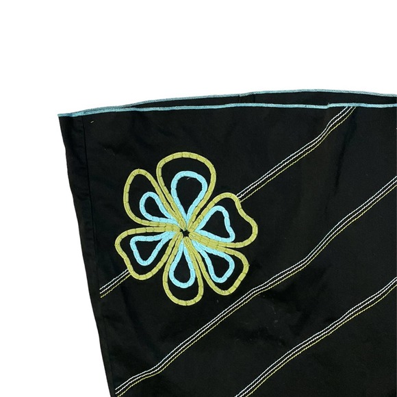 Cute black knee length pencil skirt with embroidered floral design, size 9 - Picture 2 of 5